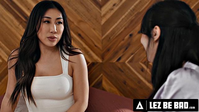 LEZ BE BAD - Naturally Stacked Chloe Surreal FINGER FUCKS Roommate Nicole Doshi