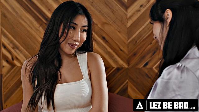 LEZ BE BAD - Naturally Stacked Chloe Surreal FINGER FUCKS Roommate Nicole Doshi