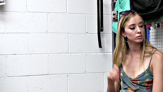 Case No. 7906163 - Fan Service