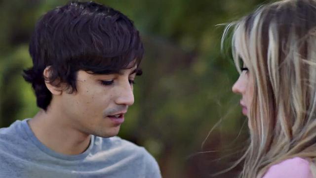 Татуированная крошка с пухлыми сосками стонет от медленного кунилингуса и страстных ласк