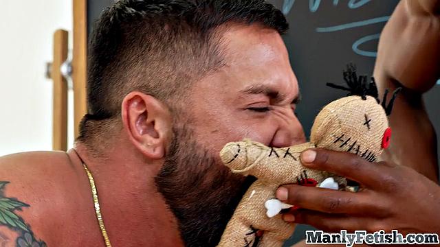 Muscle DILF doggystyled by 21yo twinks