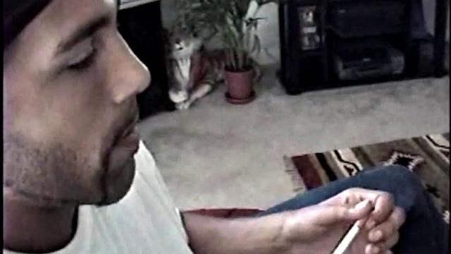 Энрике строит из себя гетеро, а сам отсасывает как профи