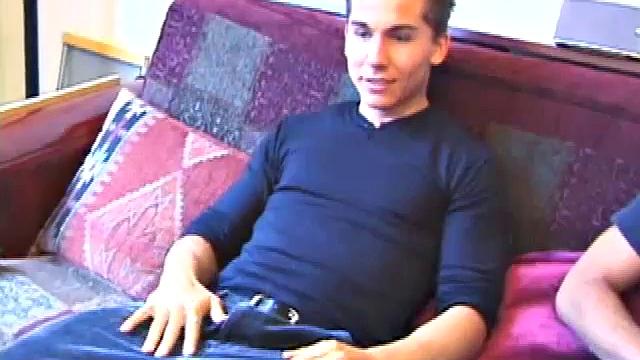 silver и brock labelli по очереди сосут и дрочат рядом