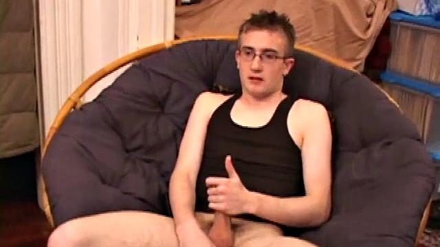 Shawn Cohen jerks off alone-he calls it cardio, we just call it commitment