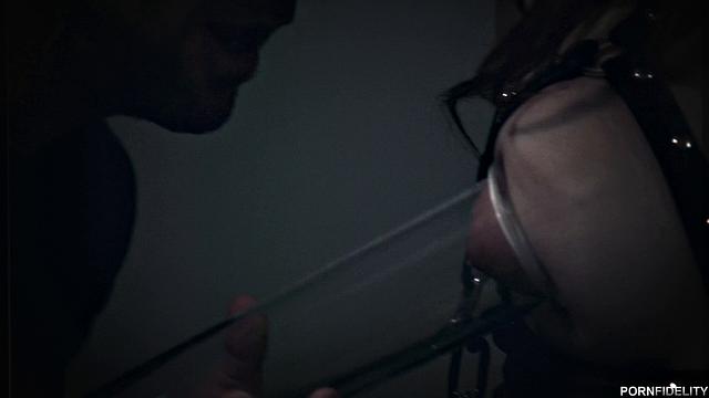 Эмбер Айви и Мэдисон рвутся в бой в жаркой юбилейной серии