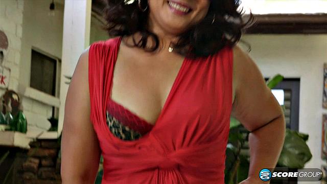 Maya Luna & anal toys