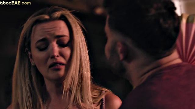 Две молодые шлюхи делят член и кайфуют от кончи