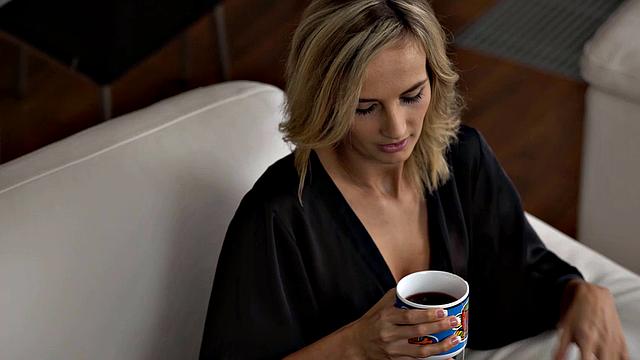 OLD4K. Morning begins for beauty with her experienced hubby with hot sex