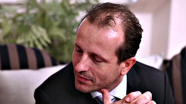 foxy и зрелая соблазняют мужика втроем