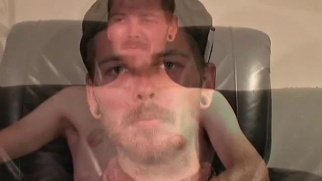 Смотри, как Мэтт дрочит и кончает