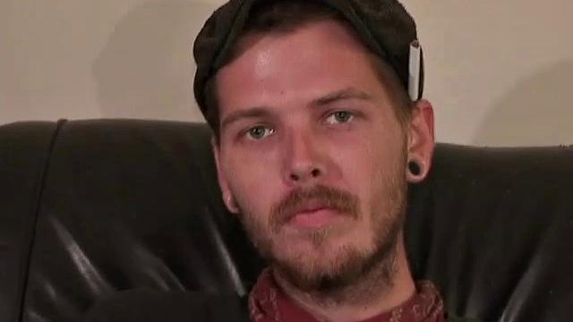 Смотри, как Мэтт дрочит и кончает