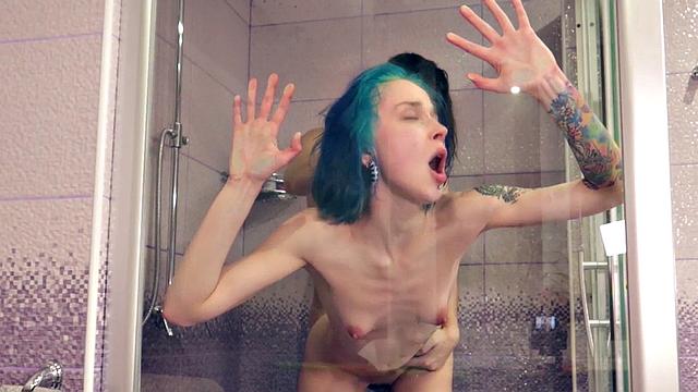 Amateur inked babe blowing before bentover in the shower