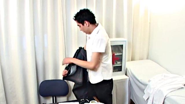 21yo Latin twink fingers ass and jerks cock in solo action