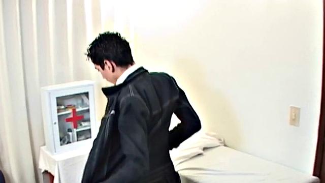 21yo Latin twink fingers ass and jerks cock in solo action