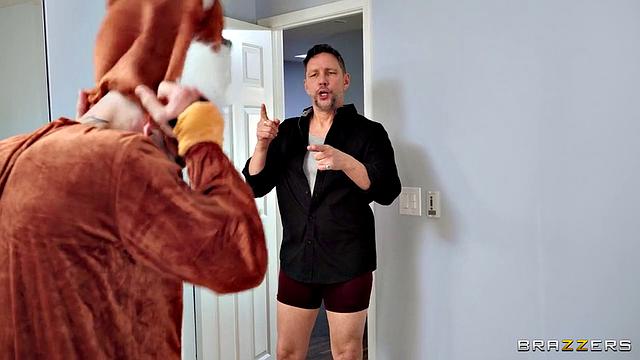 Everybody Loves The Mascot