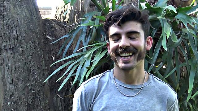 трое жарких парней жёстко имеют слепого красавца на вписке