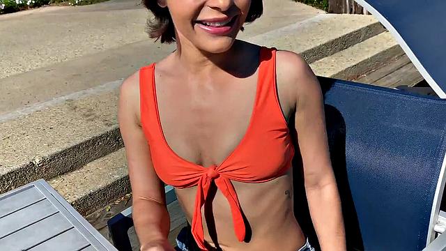 Nicole's Mouth Makes Nice