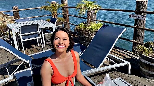 Nicole's Mouth Makes Nice