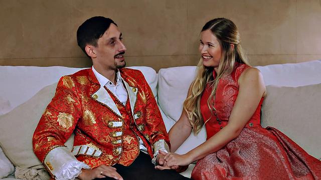 Bronze Goddess with trimmed cooch in stockings enjoys gargling cock in full HD pon!