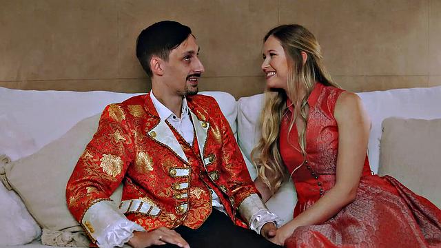 Bronze Goddess with trimmed cooch in stockings enjoys gargling cock in full HD pon!