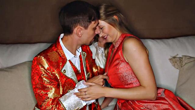 Bronze Goddess with trimmed cooch in stockings enjoys gargling cock in full HD pon!