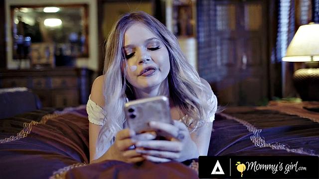 MOMMY'S GIRL - Stepsisters Learn To SQUIRT From Stepmom Jessica Ryan