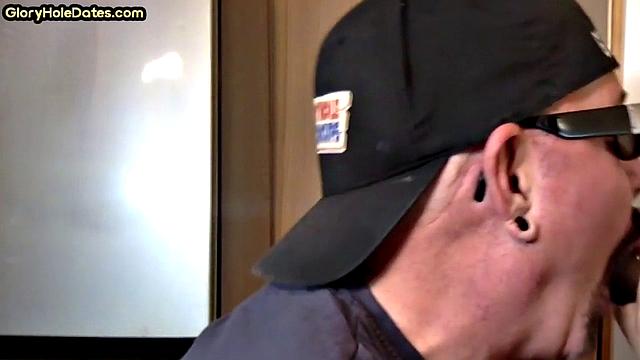 Cockhungry mature deepthroating