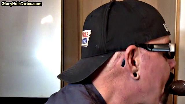 Cockhungry mature deepthroating