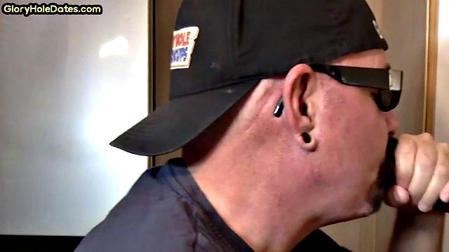 Cockhungry mature deepthroating