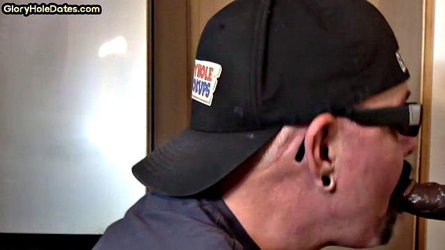 Cockhungry mature deepthroating