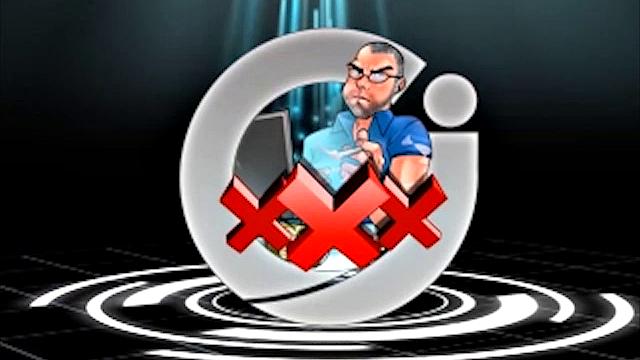 Мика дрочит член игрушкой и кончает по-гейски.