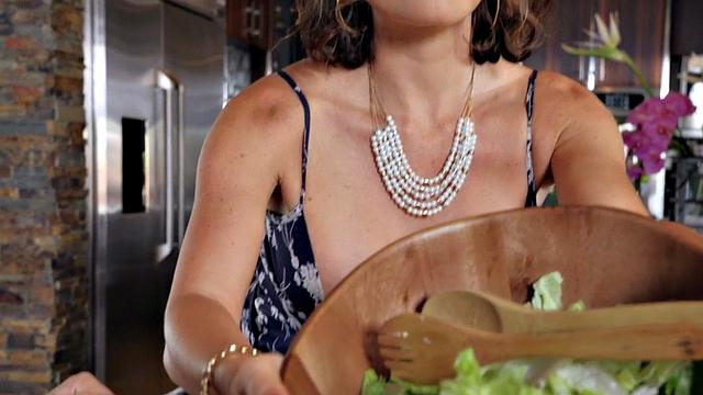 Naughty little guy licks and fucks bigtit cougar's wet pussy in high heels