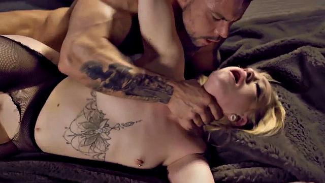 Passionate tattooed babe in pantyhose gets nailed