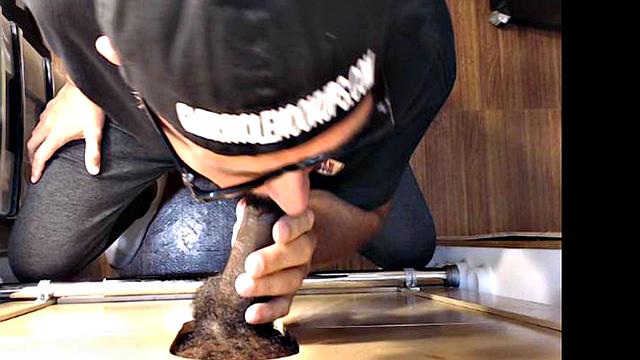 Chocolate Gloryhole Delight