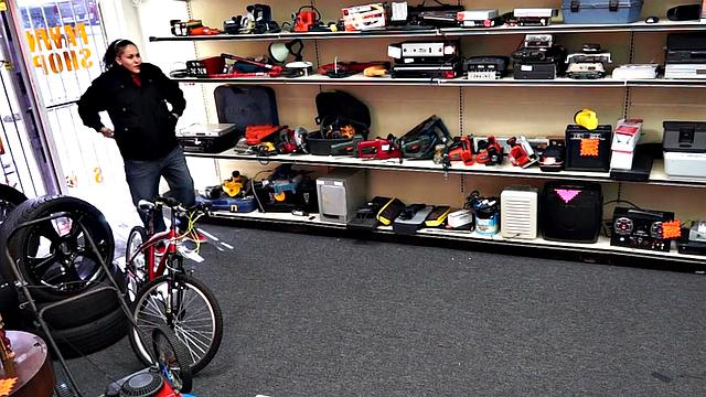 Naive pawnshop babe pounded by owner before receiving facial