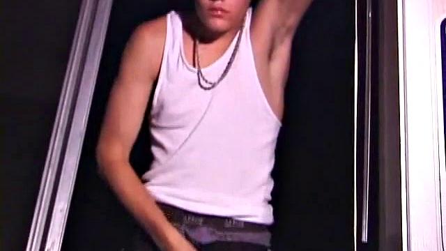 Exhibitionist Beats Off Outside