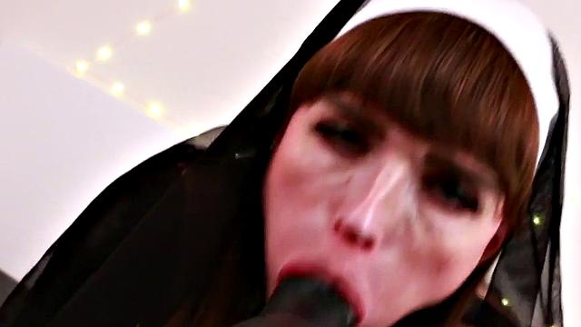 Machine fucked tranny gaping