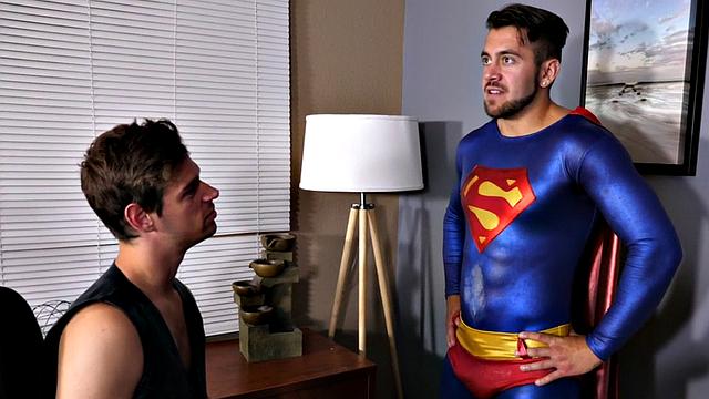 Superman jerking while pumped in erotic couple