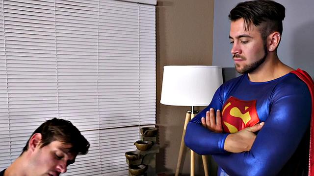 Superman jerking while pumped in erotic couple