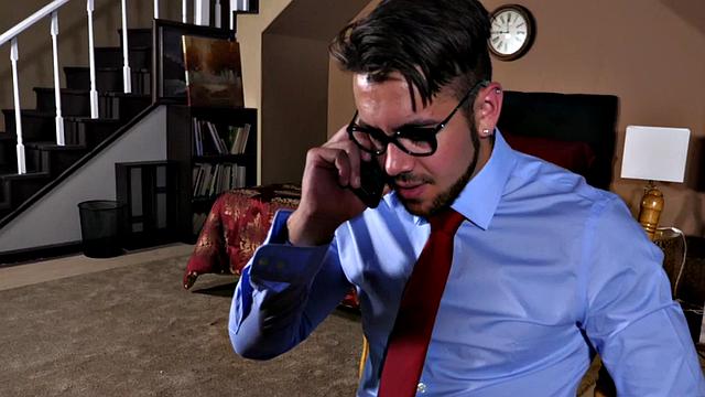 Superman jerking while pumped in erotic couple