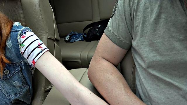 страстная рыжая трахается перед камерой и кайфует по полной