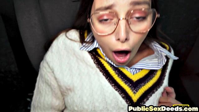 Cute babe deepthroating dick