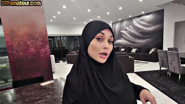 Big Atab babe cockriding in POV