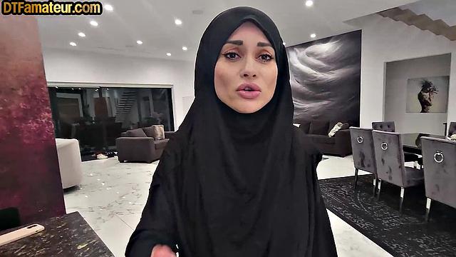 Big Atab babe cockriding in POV