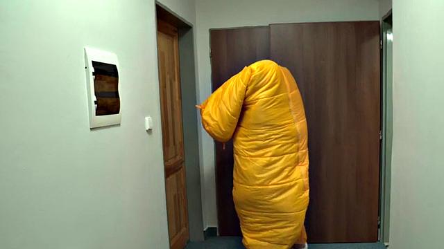 Curvy babe blowing and getting stuffed in hostel trio