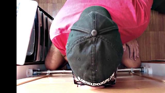 Gray gloryhole DILF sucks cock and holds balls of BF