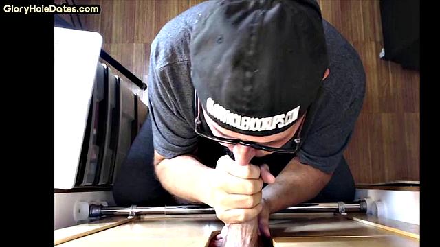 Lucky guy gets sucked by gloryhole DILF with facial ending