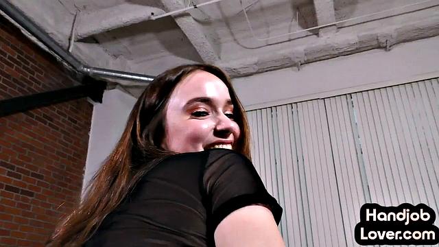 Взрослая любовница дрочит парню после страстной мастурбации сама себе, в полный кайф POV сцена.