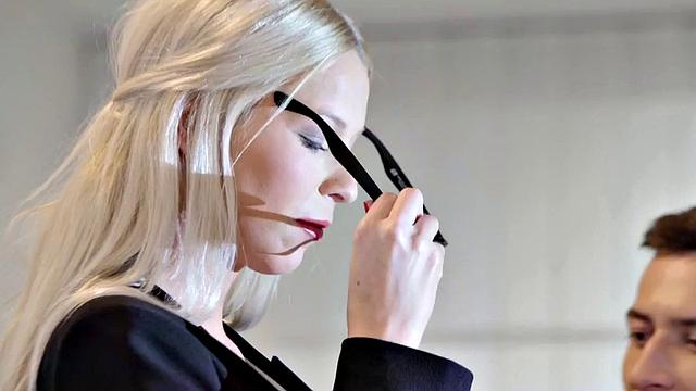 Secretary lady enjoys fucking hardcore in missionary