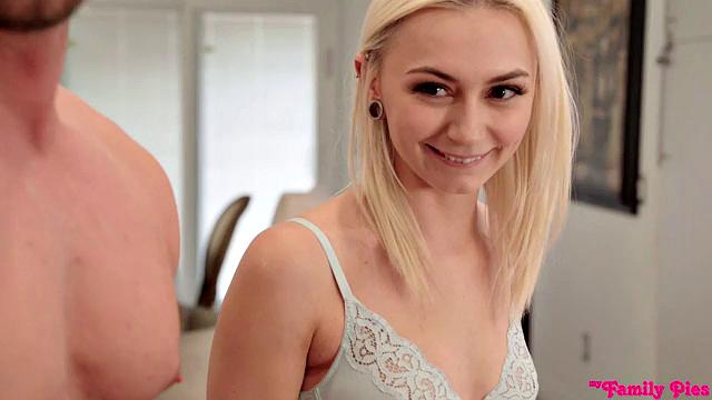 Hot in the Kitchen - S12:E2